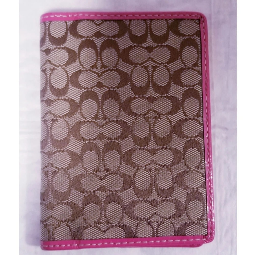 SOLD‼Coach khaki & pink Passport Wallet - Picture 1 of 5